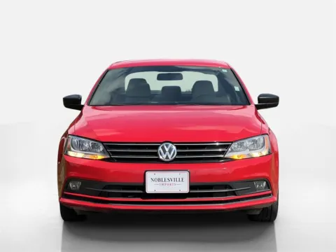 More photos of 2016 Volkswagen Jetta Sedan 1.8T Sport at Noblesville Imports, IN