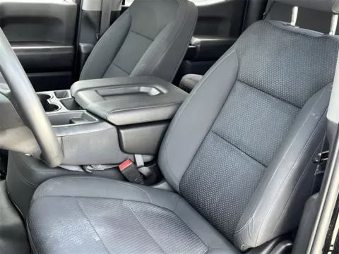 More photos of 2021 Chevrolet Silverado 1500 Custom Trail Boss at Noblesville Imports, IN