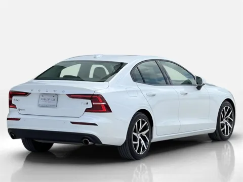 More photos of 2020 Volvo S60 Momentum at Noblesville Imports, IN