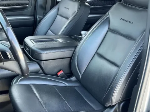 More photos of 2022 GMC Yukon Denali at Noblesville Imports, IN