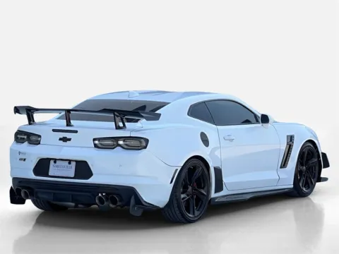 More photos of 2019 Chevrolet Camaro 2SS at Noblesville Imports, IN