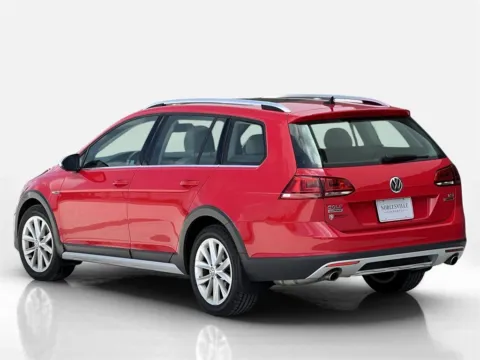 Photos of 2017 Volkswagen Golf Alltrack SE for sale in Noblesville, IN at Noblesville Imports