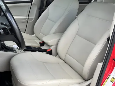 More photos of 2017 Volkswagen Golf Alltrack SE at Noblesville Imports, IN