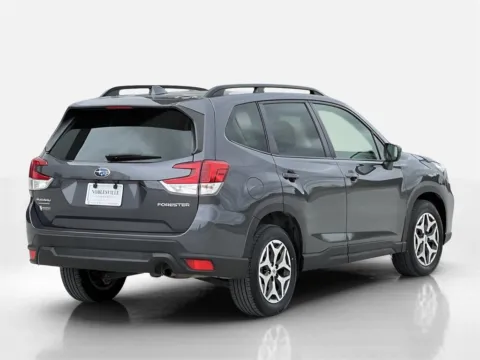 More photos of 2021 Subaru Forester Premium at Noblesville Imports, IN