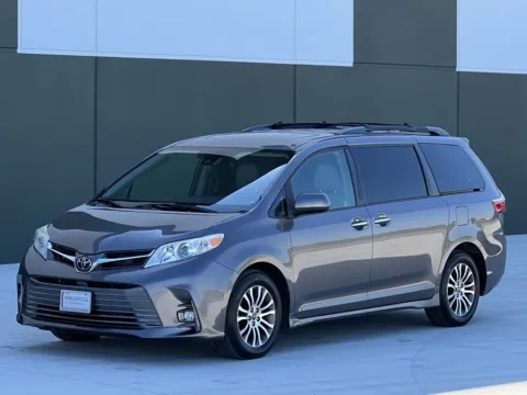 Gray 2019 Toyota Sienna XLE Premium for sale in Noblesville, IN