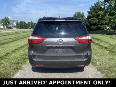 More photos of 2019 Toyota Sienna XLE Premium at Noblesville Imports, IN