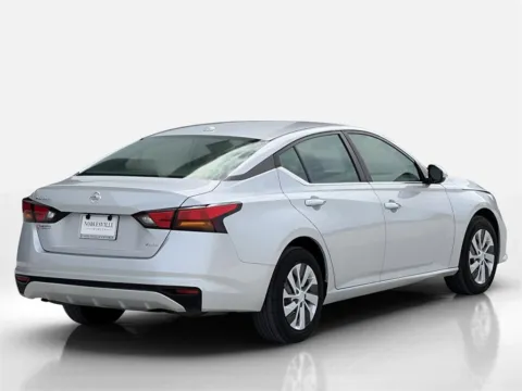 More photos of 2020 Nissan Altima 2.5 S at Noblesville Imports, IN