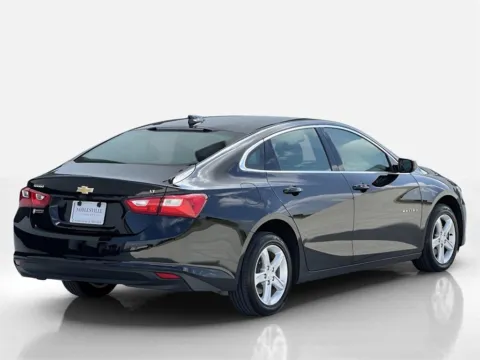 More photos of 2024 Chevrolet Malibu LT at Noblesville Imports, IN