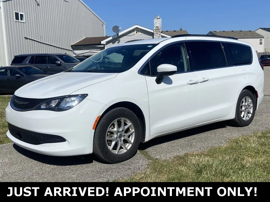 White 2021 Chrysler Voyager LXI for sale in Noblesville, IN
