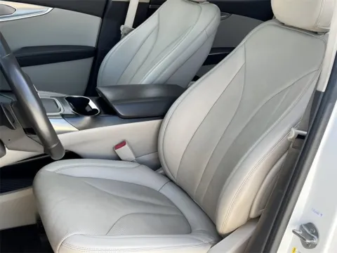 More photos of 2020 Lincoln Nautilus Reserve at Noblesville Imports, IN
