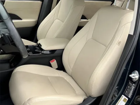 More photos of 2018 Honda Clarity Plug-In Hybrid Touring at Noblesville Imports, IN