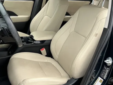 More photos of 2018 Honda Clarity Plug-In Hybrid Touring at Noblesville Imports, IN