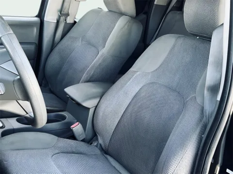 More photos of 2016 Nissan Frontier SV at Noblesville Imports, IN
