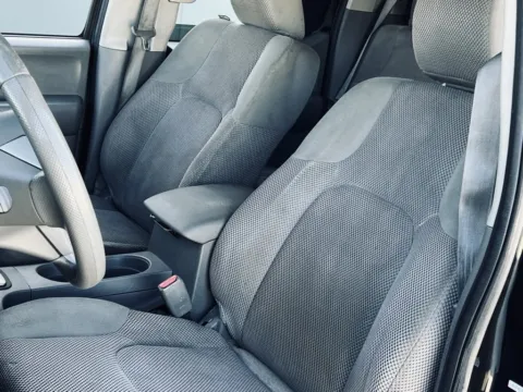 More photos of 2016 Nissan Frontier SV at Noblesville Imports, IN