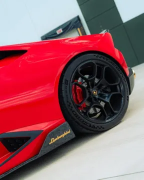 More photos of 2017 Lamborghini Huracan LP580-2 at Noblesville Imports, IN