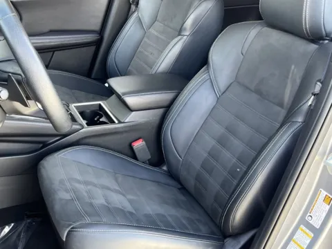 More photos of 2024 Mitsubishi Outlander SE Black Edition at Noblesville Imports, IN