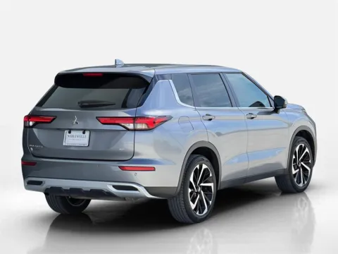 More photos of 2024 Mitsubishi Outlander SE Black Edition at Noblesville Imports, IN