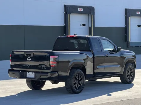 More photos of 2022 Nissan Frontier SV at Noblesville Imports, IN