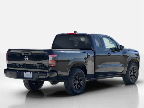 More photos of 2022 Nissan Frontier SV at Noblesville Imports, IN