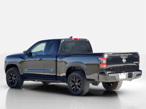 Photos of 2022 Nissan Frontier SV for sale in Noblesville, IN at Noblesville Imports