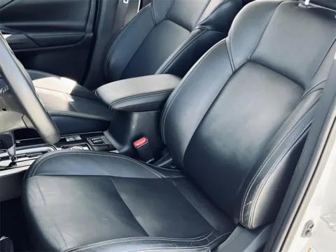 More photos of 2019 Mitsubishi Outlander ES at Noblesville Imports, IN