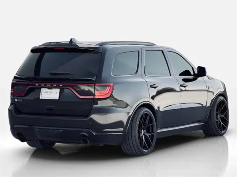 More photos of 2018 Dodge Durango R/T at Noblesville Imports, IN