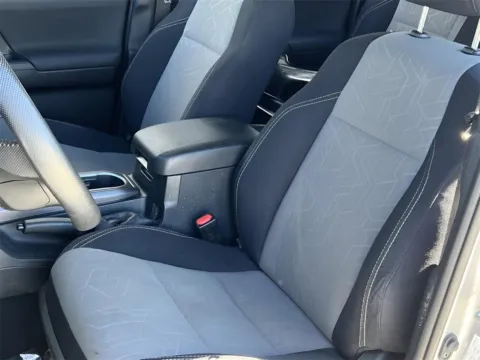 More photos of 2020 Toyota Tacoma TRD Off Road at Noblesville Imports, IN