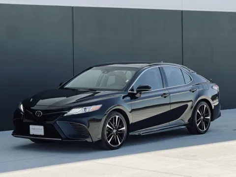 Black 2018 Toyota Camry XSE for sale in Noblesville, IN