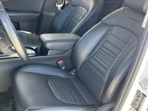 More photos of 2023 Kia Sportage SX-Prestige at Noblesville Imports, IN