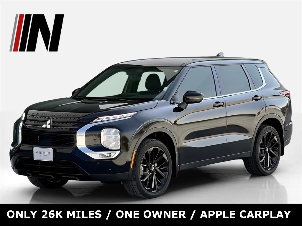 2023 Mitsubishi Outlander SE Black Edition's photo
