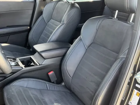 More photos of 2023 Mitsubishi Outlander SE Black Edition at Noblesville Imports, IN