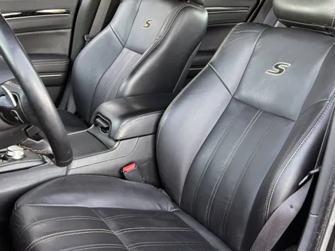 More photos of 2018 Chrysler 300 S at Noblesville Imports, IN