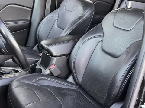 More photos of 2021 Jeep Cherokee Limited at Noblesville Imports, IN