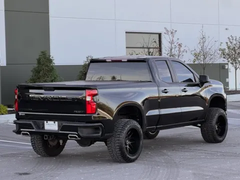 More photos of 2019 Chevrolet Silverado 1500 RST at Noblesville Imports, IN