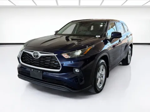 Blue 2023 Toyota Highlander LE for sale in Dallas, TX