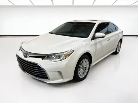White 2018 Toyota Avalon Hybrid Limited for sale in Dallas, TX