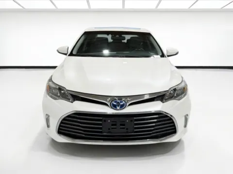 Photos of 2018 Toyota Avalon Hybrid Limited for sale in Dallas, TX at STG Dallas