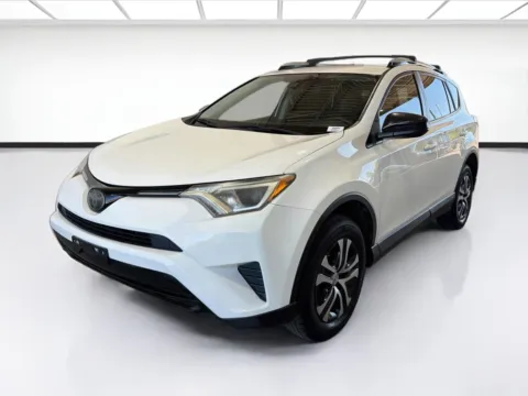White 2018 Toyota RAV4 LE for sale in Dallas, TX