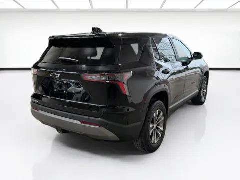 More photos of 2025 Chevrolet Equinox FWD LT at STG Dallas, TX