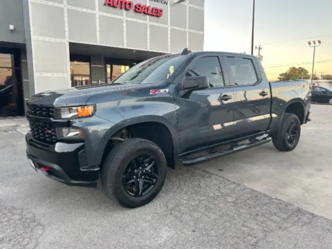 Gray 2020 Chevrolet Silverado 1500 Trail Boss for sale in San Antonio, TX