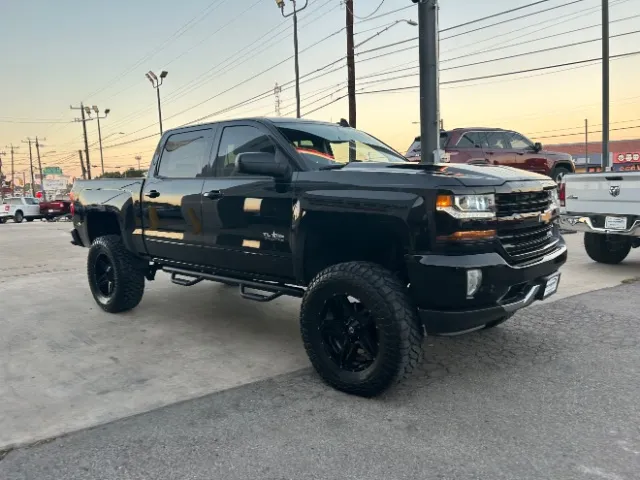2018 Chevrolet Silverado 1500 photo 2