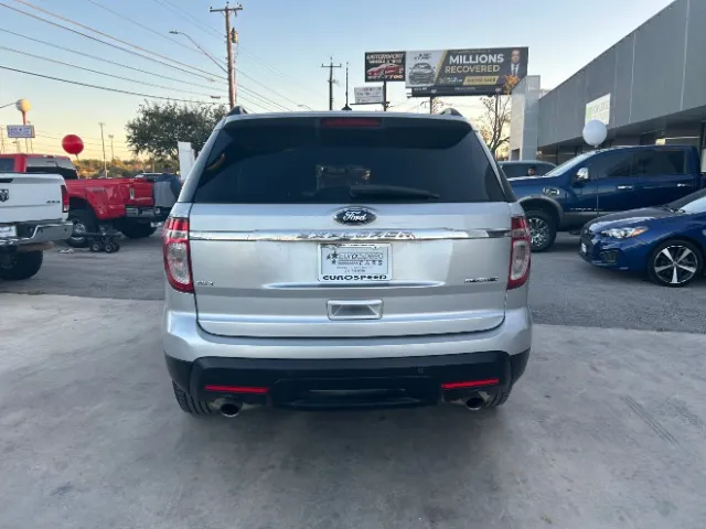 2014 Ford Explorer XLT photo 4