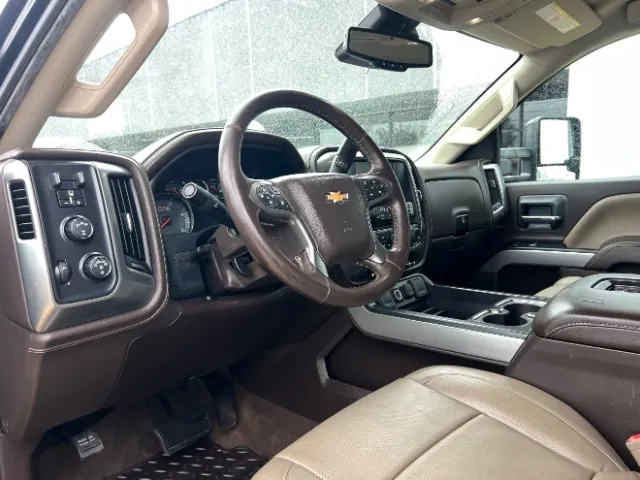 2018 Chevrolet Silverado 2500HD LTZ photo 3