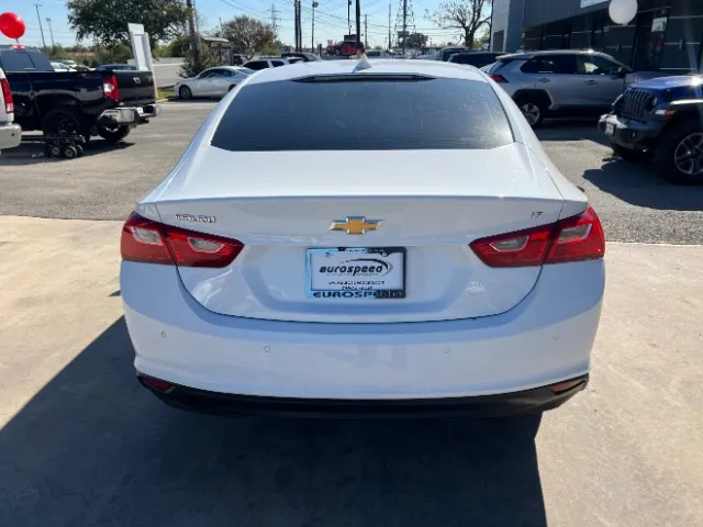 2024 Chevrolet Malibu 1LT photo 3