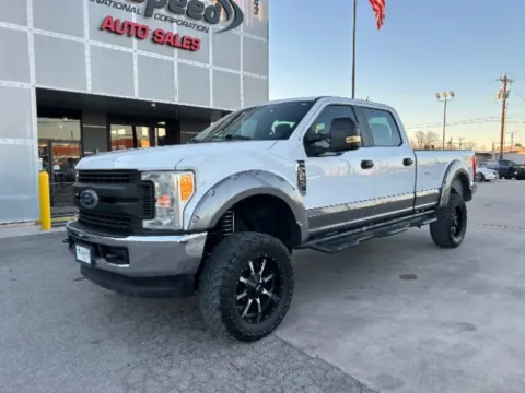 White 2017 Ford F-250 SD XL Crew Cab 4WD for sale in San Antonio, TX