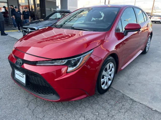 2021 Toyota Corolla LE's photo
