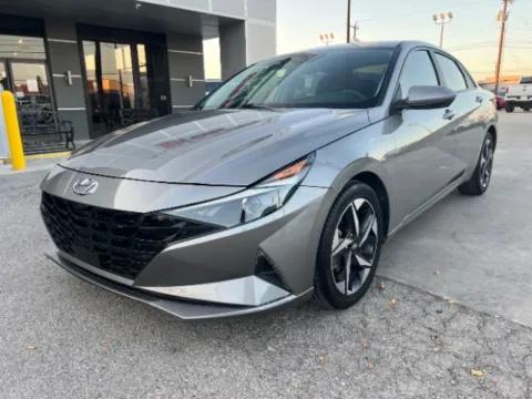 Silver 2023 Hyundai Elantra SEL for sale in San Antonio, TX