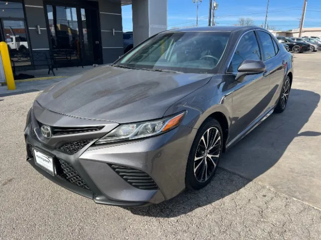 Gray 2019 Toyota Camry SE for sale in San Antonio, TX