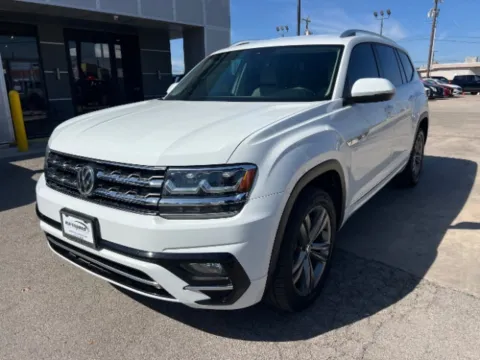White 2019 Volkswagen Atlas 3.6L V6 SE w/Technology R-Line for sale in San Antonio, TX
