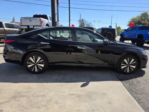 More photos of 2022 Nissan Altima SV at Eurospeed International Corp, TX